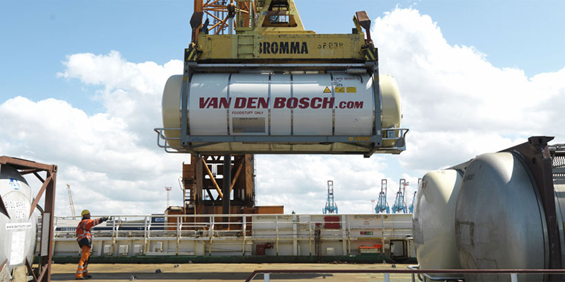 Van den Bosch verbetert transport  visibility met cloud integratie oplossing